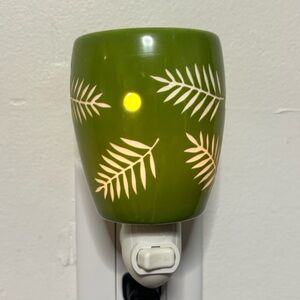 Scentsy Grotto Plug-In Warmer Discontinued